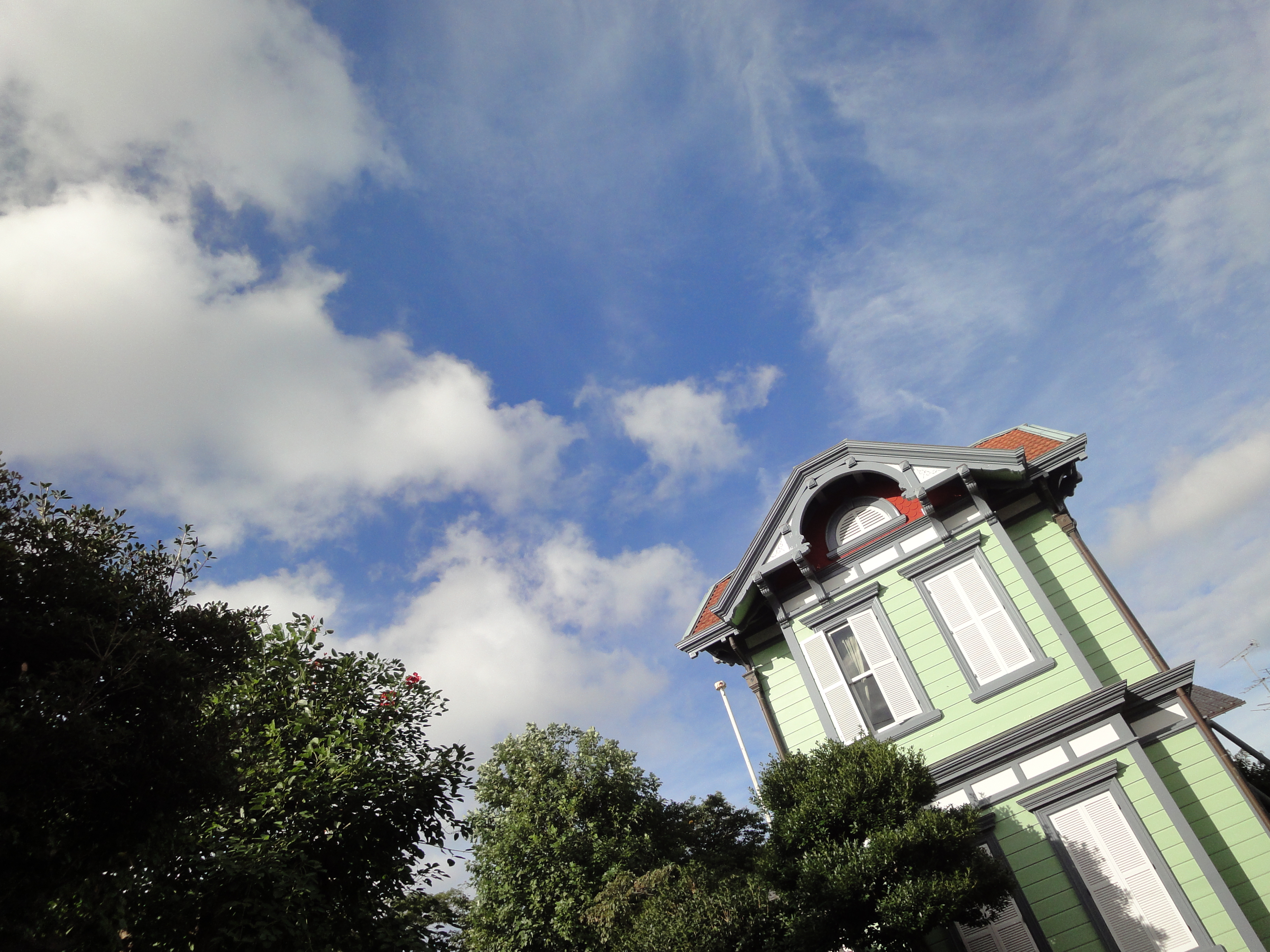 <b>DSC-WX1 / 約4.1MB / 3,648×2,736 / 1/500秒 / F7.1 / 0EV / ISO160 / WB:オート / 4.2mm</b>