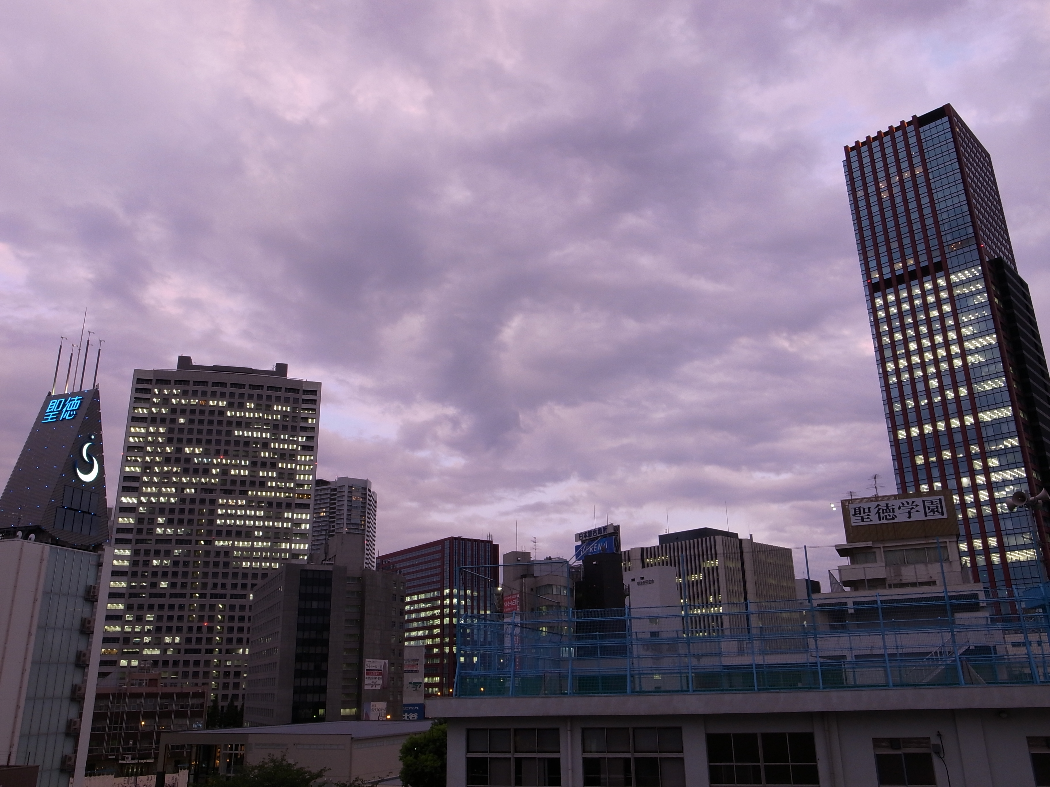 <b>ISO100<br>GR DIGITAL III / 約3.4MB / 3,648×2,736 / 1/5秒 / F5.6 / +0.3EV / WB:オート / 6mm</b>