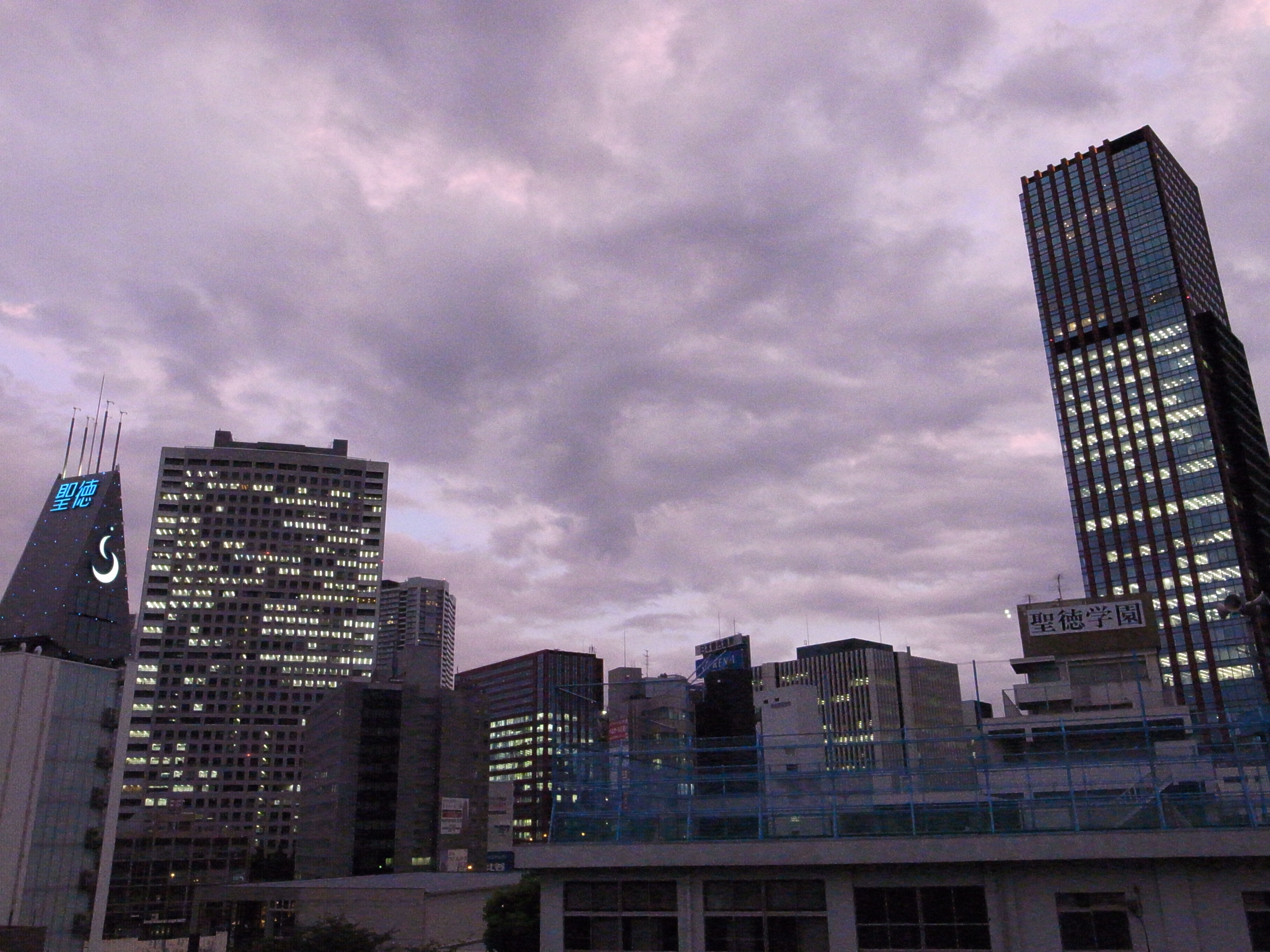 <b>ISO1600<br>GR DIGITAL III / 約3.6MB / 3,648×2,736 / 1/73秒 / F5.6 / +0.3EV / WB:オート / 6mm</b>