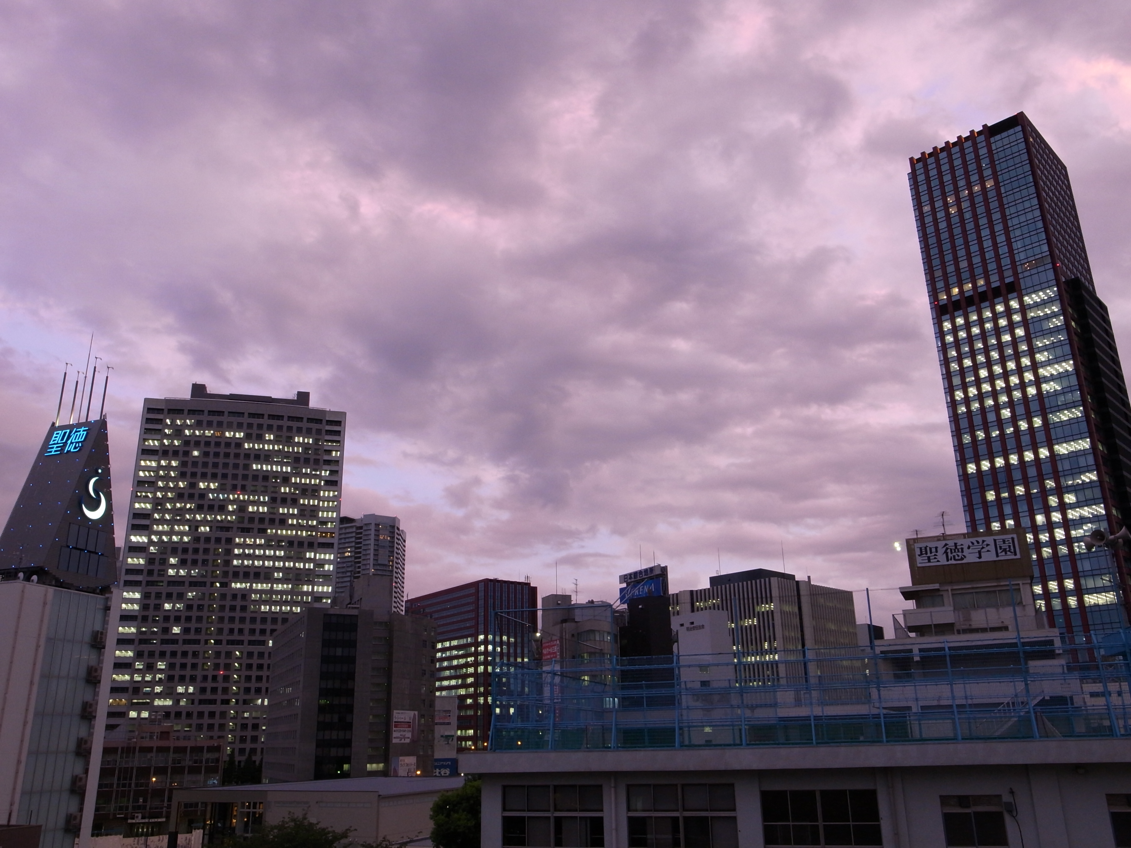 <b>ISO200<br>GR DIGITAL III / 約3.3MB / 3,648×2,736 / 1/9秒 / F5.6 / +0.3EV / WB:オート / 6mm</b>