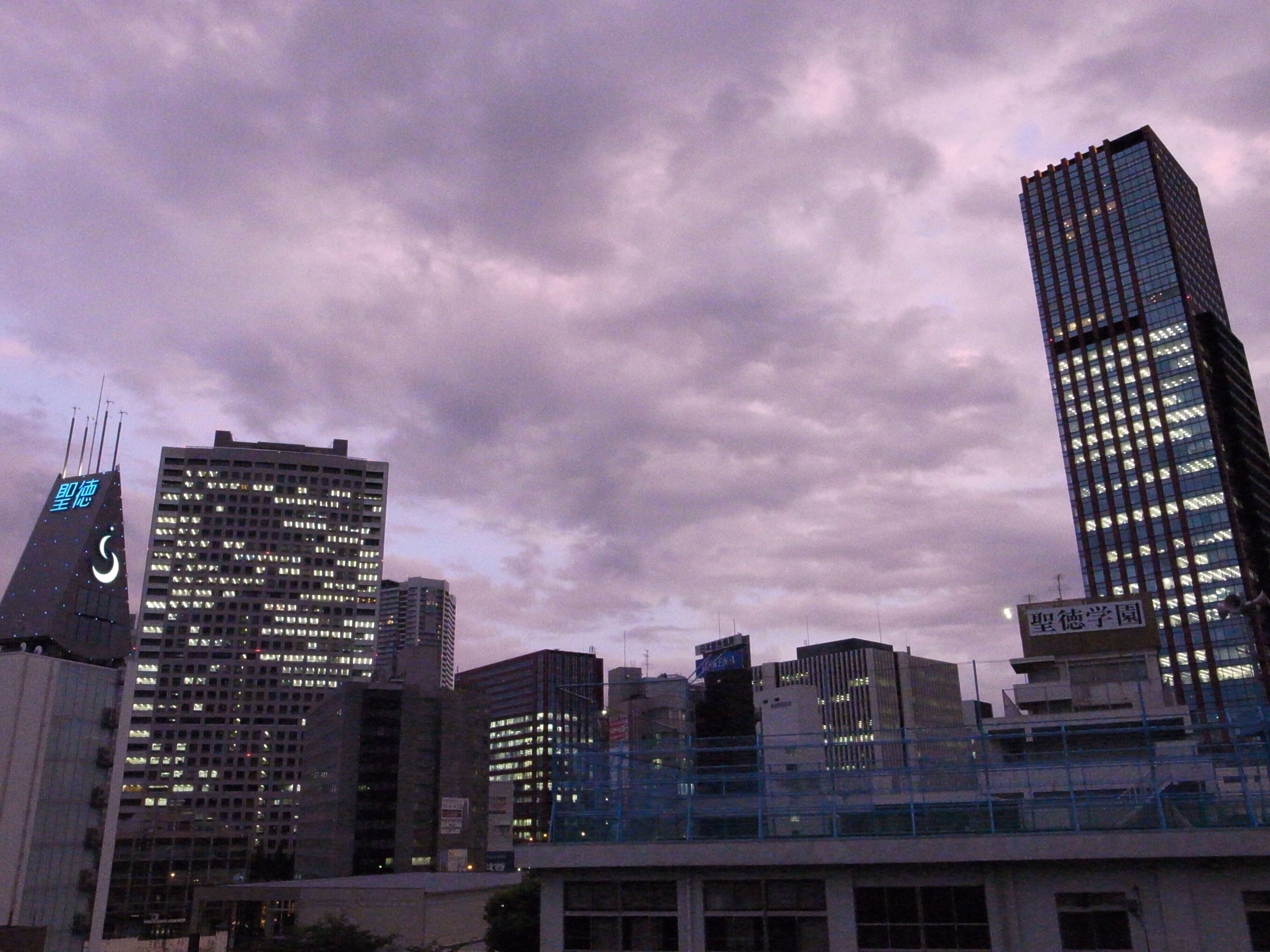 <b>ISO1600<br>GR DIGITAL III / 約3.6MB / 3,648×2,736 / 1/64秒 / F5.6 / +0.3EV / WB:オート / 6mm</b>