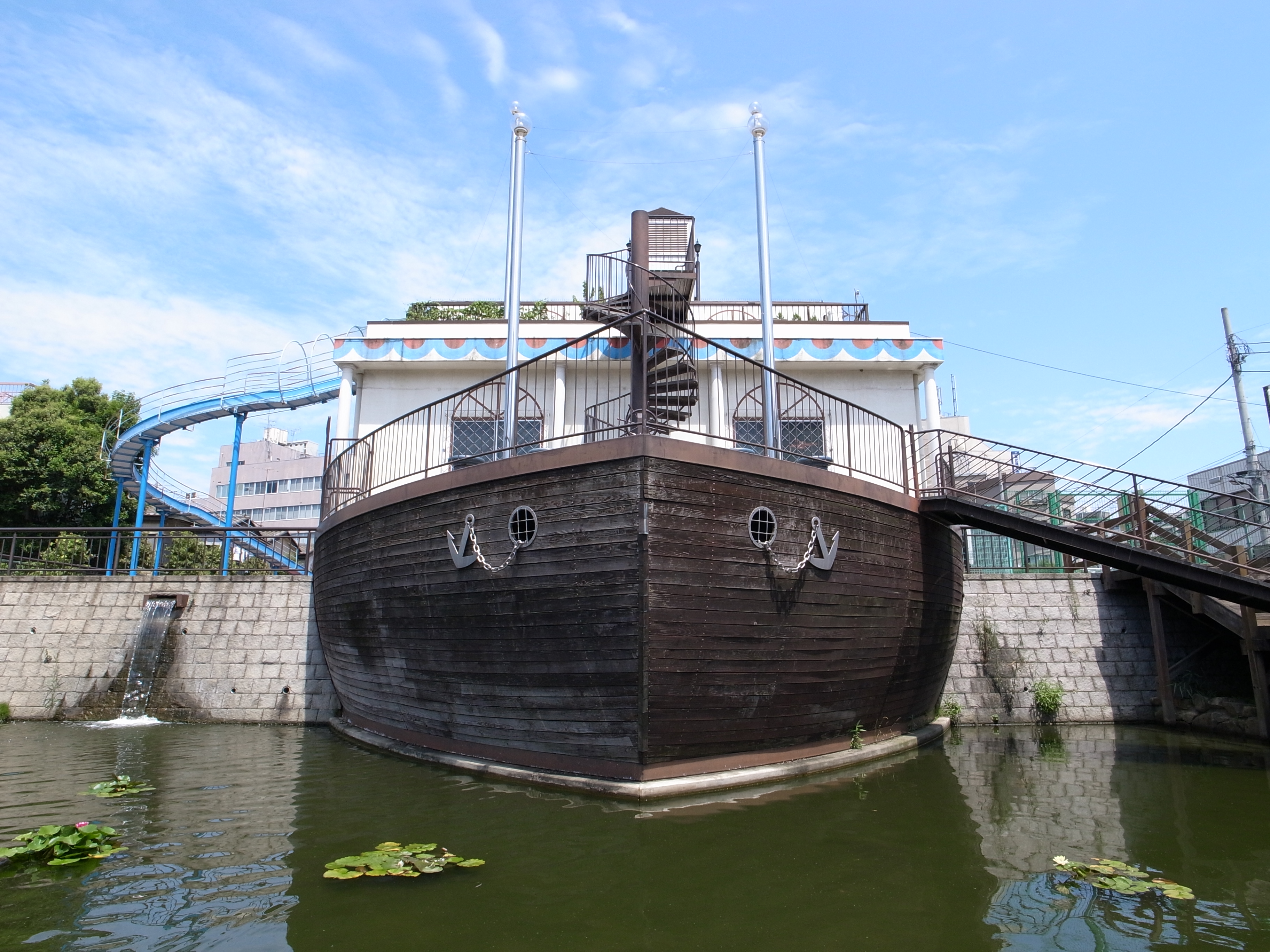 <b>GR DIGITAL III+GW2 / 約3.5MB / 3,648×2,736 / 1/500秒 / F5 / 0EV / ISO100 / WB:オート / 4.5mm</b>