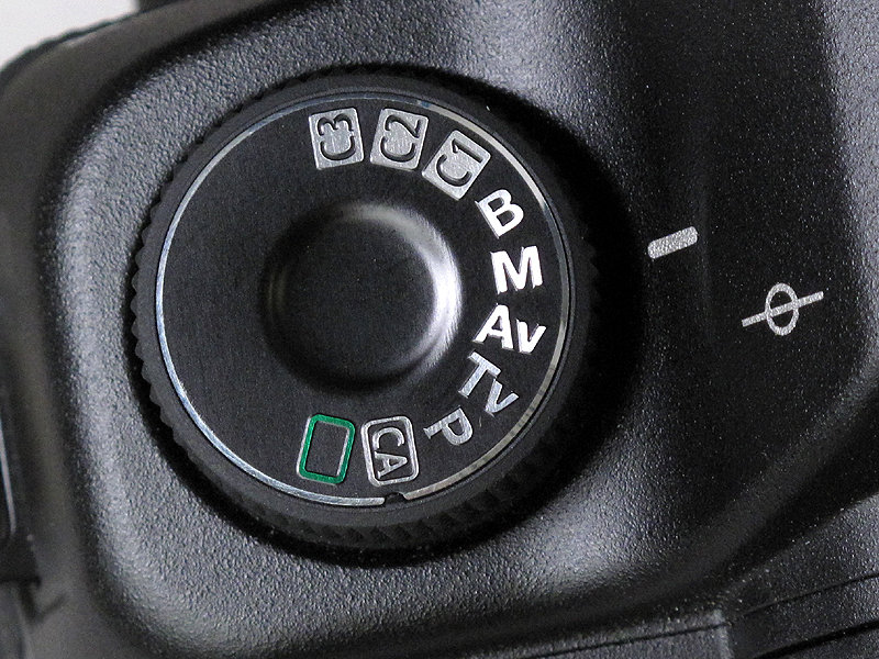 <b>マニュアル露出で動画を撮影する場合は、モードダイヤルを[M]にする</b>