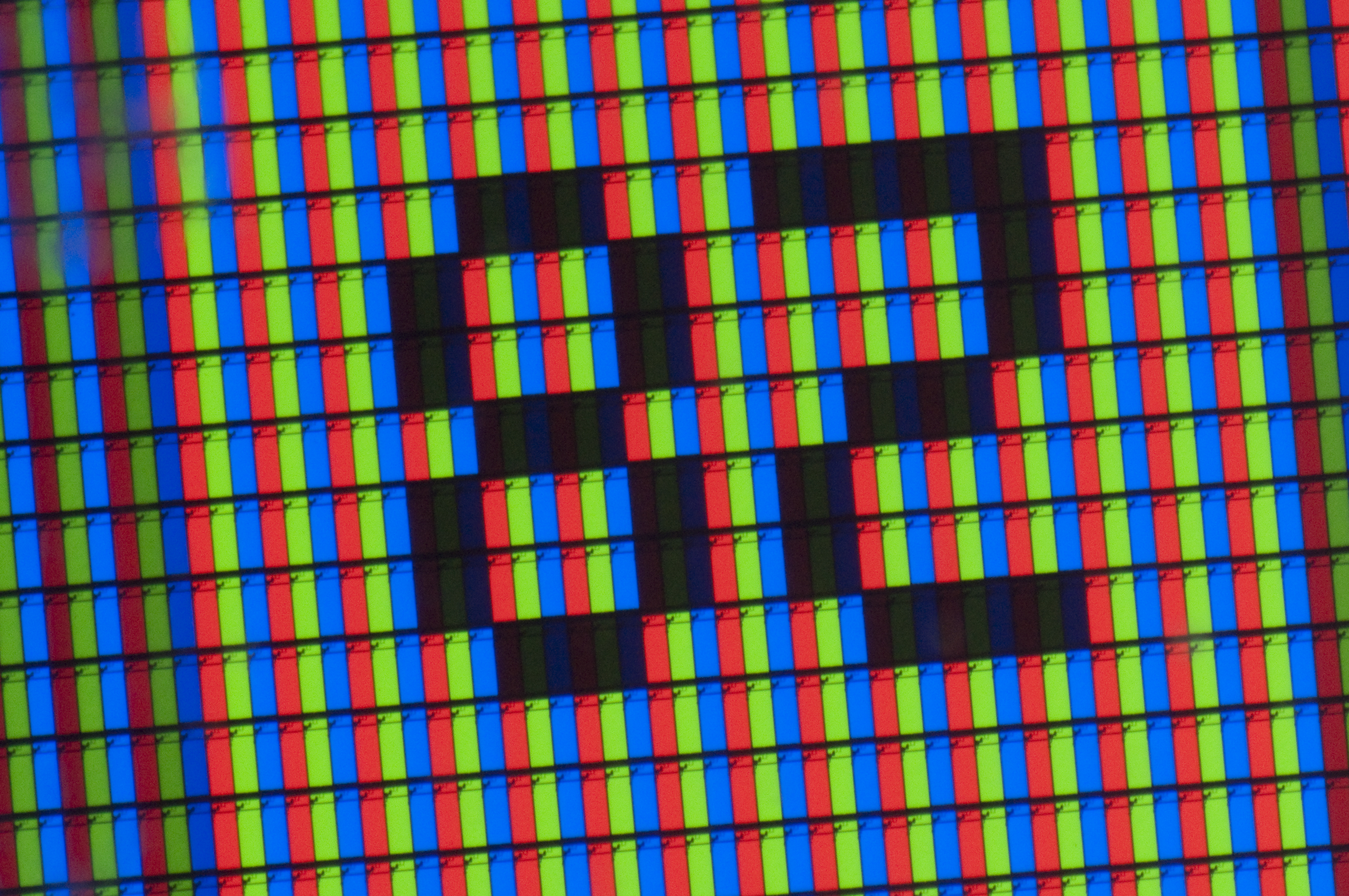 <b>ニンテンドーDS Lite（左）の液晶画面を中間リング2つで撮影（右）</b>