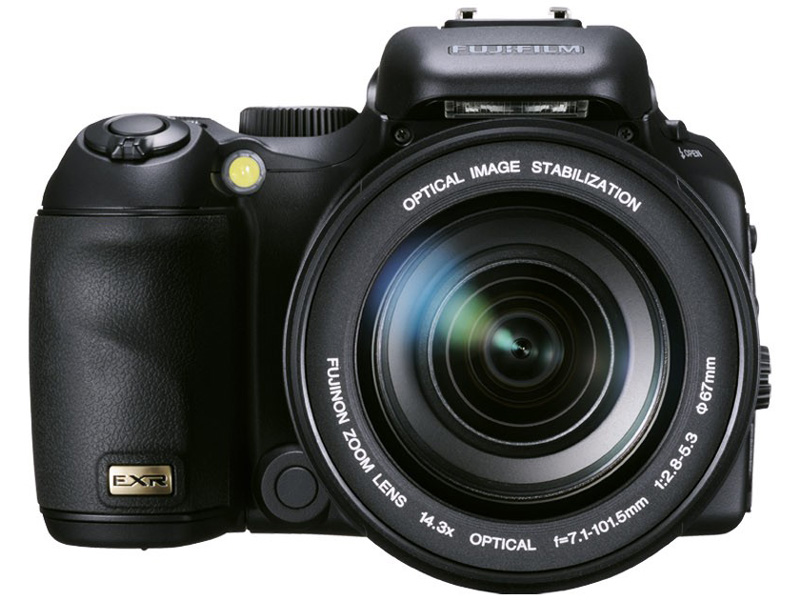 <b>FinePix S200EXR(前面)</b>