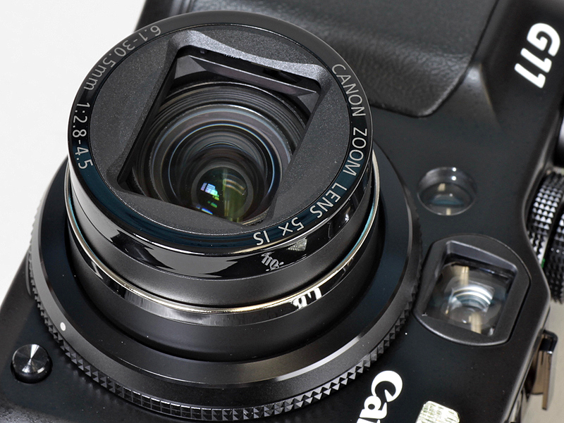 <b>レンズは広角28mm相当対応の5倍ズーム</b>