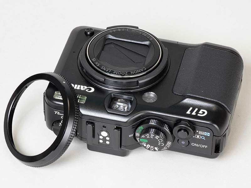 <b>レンズリングは取外しでき、テレコンバーター（TC-DC58D、レンズアダプター併用）を装着できる</b>