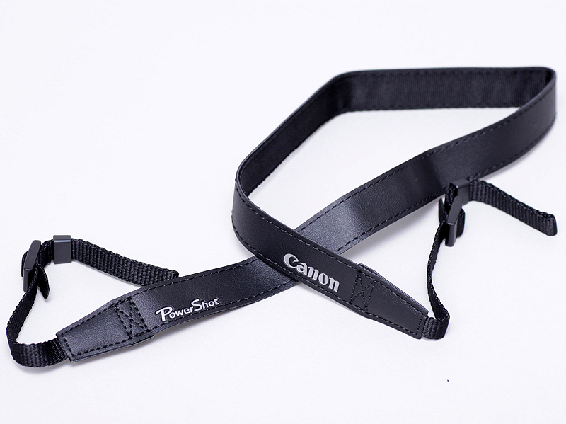 <b>付属のネックストラップ</b>