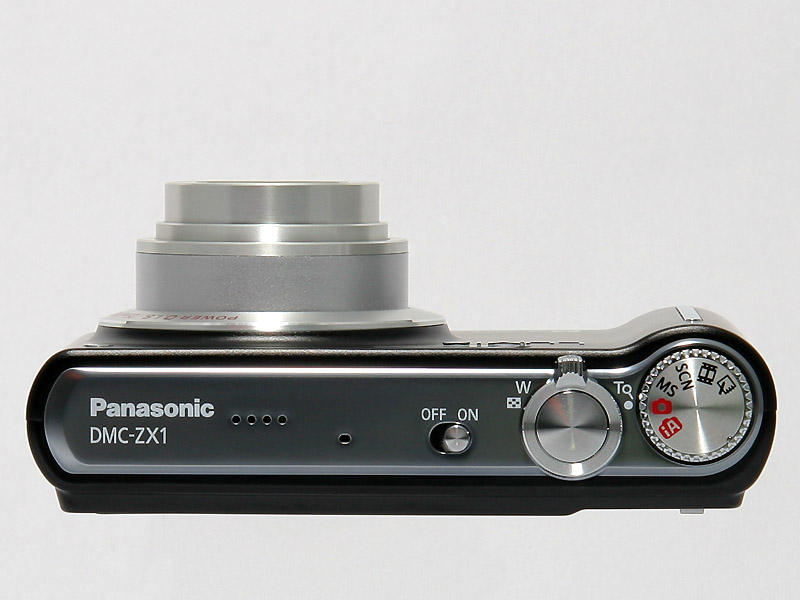 <b>上面。広角端での撮影時</b>