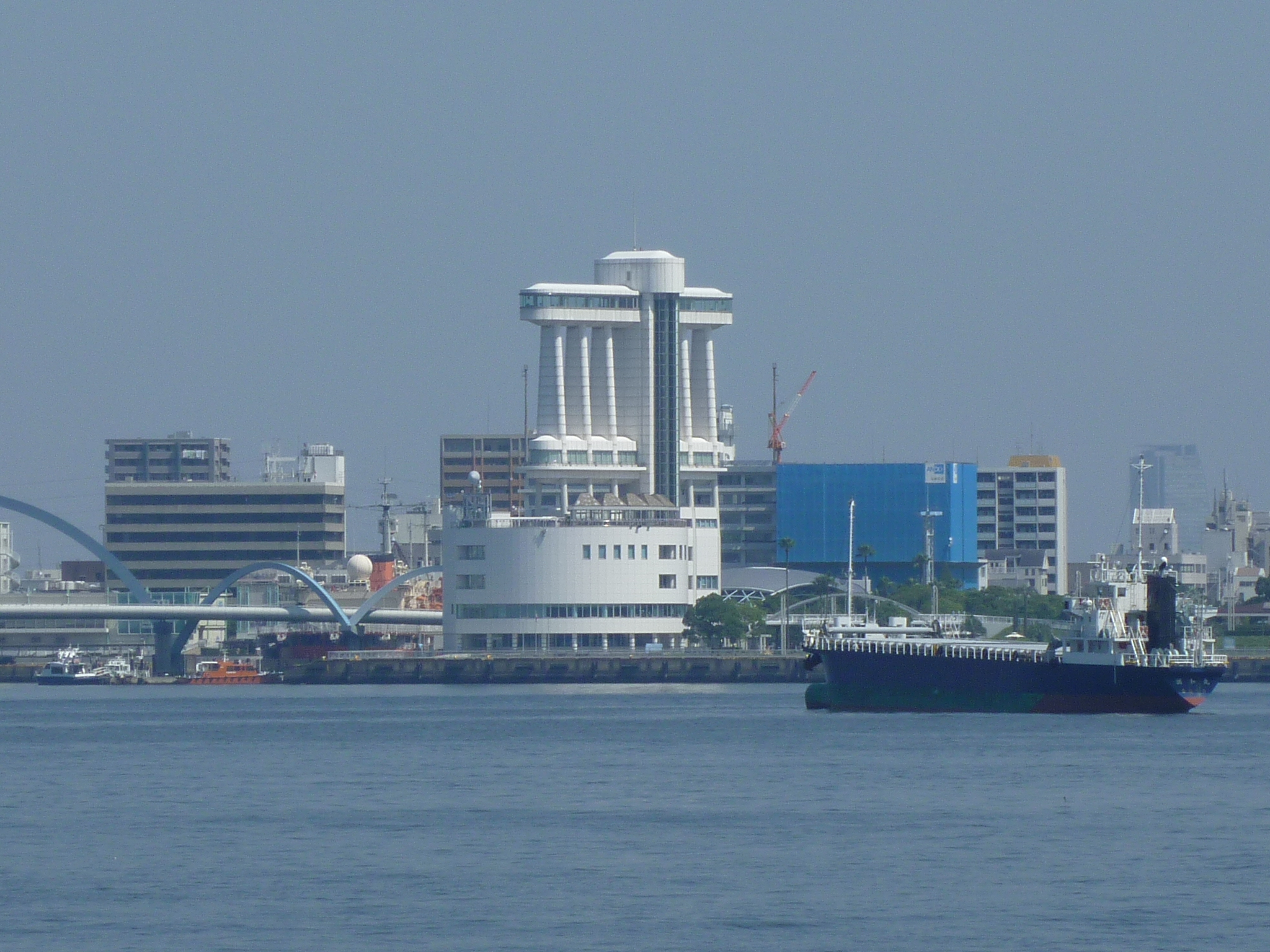 <b>EX光学ズームの望遠端<br>DMC-ZX1 / 約1.5MB / 2,048×1,536 / 1/500秒 / F5.9 / 0EV / ISO100 / WB:オート</b>