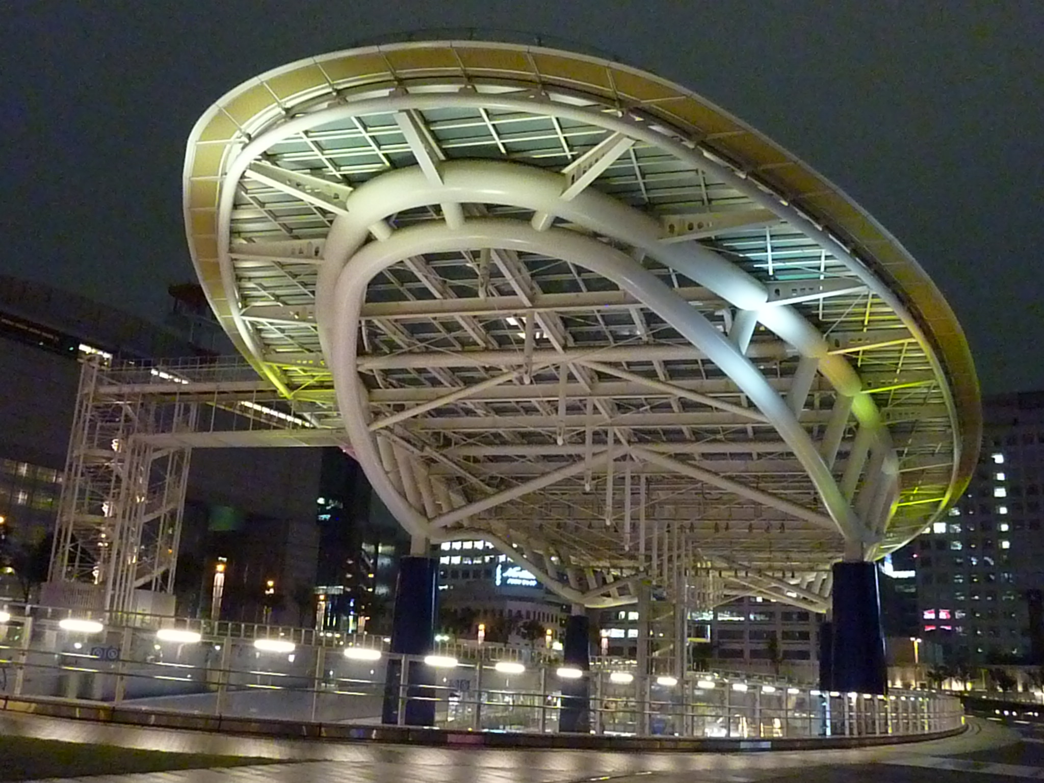 <b>DMC-ZX1 / 約678K / 2,048×1,536 / 1/30秒 / F3.7 / 0EV / ISO3200 / WB:オート / 5.9mm</b>