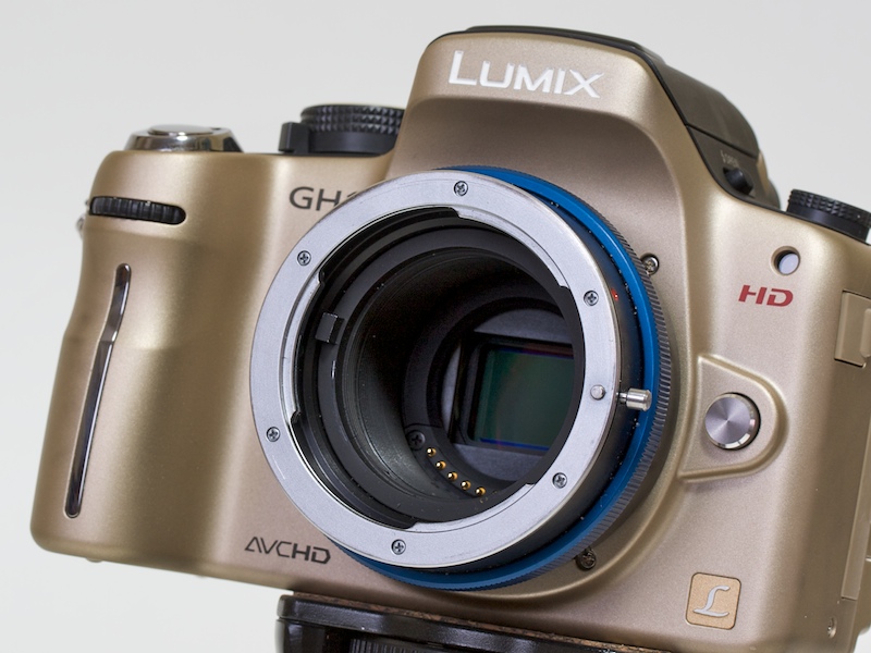 <b>DMC-GH1にノボフレックス「MFT/NIK」を装着したところ</b>