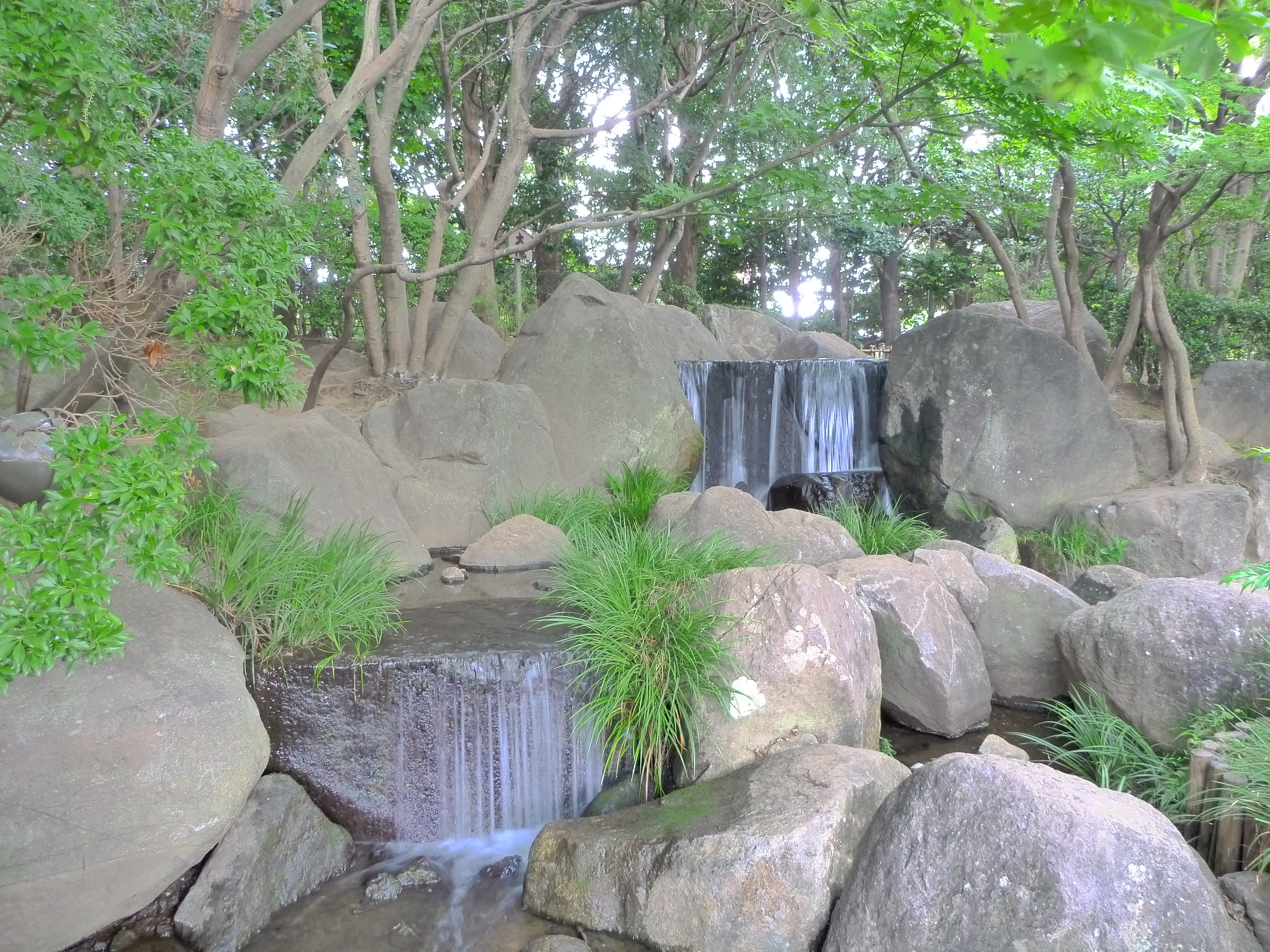 <b>ハイダイナミックモード：アート<br>DMC-FP8 / 約6.6MB / 4,000×3,000 / 1/4秒 / F3.3 / 0EV / ISO400 / WB:オート / 5mm</b>