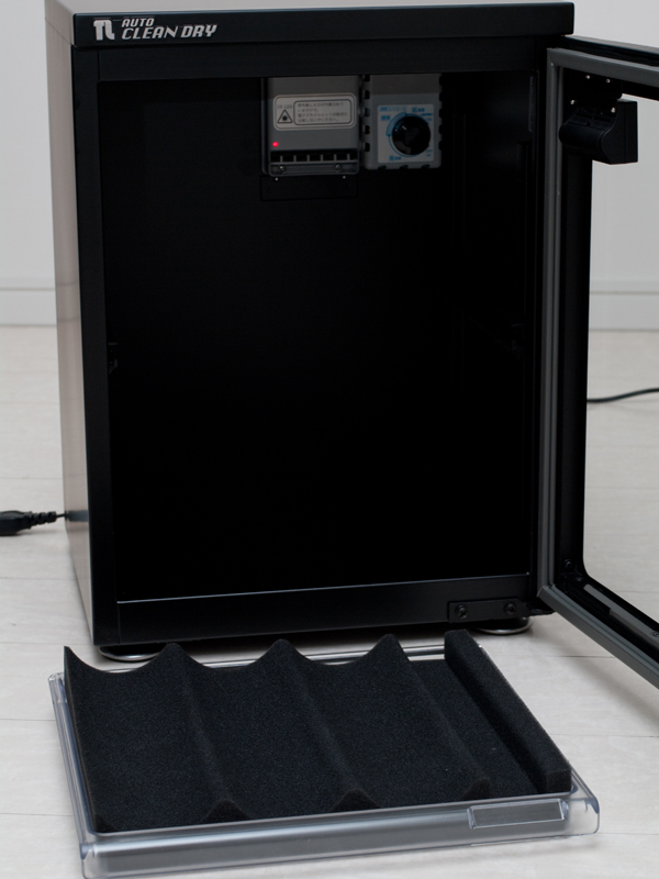 <b>スライド棚を取り外したところ</b>