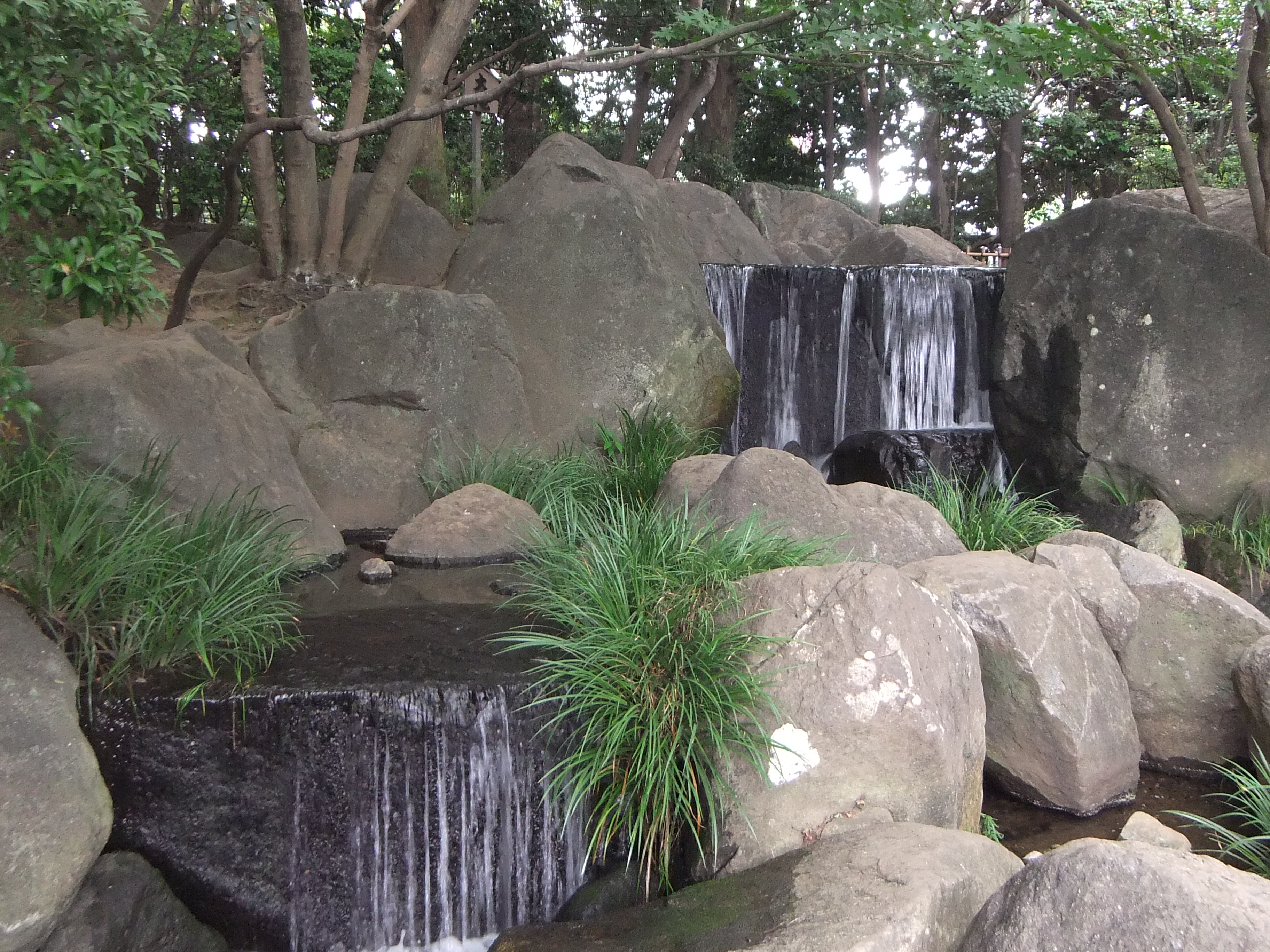 <b>高/低感度同時撮り（低感度）<br>FinePix REAL 3D W1 / 約4.9MB / 3,648×2,736 / 1/25秒 / F3.7 / 0EV / ISO400 / WB:オート / 6.3mm</b>