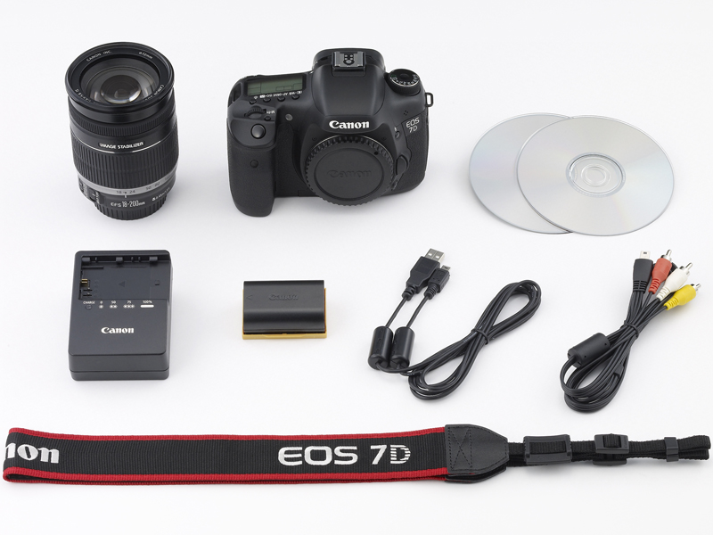 <b>EOS 7D EF-S18-200ISレンズキットのパッケージ内容</b>
