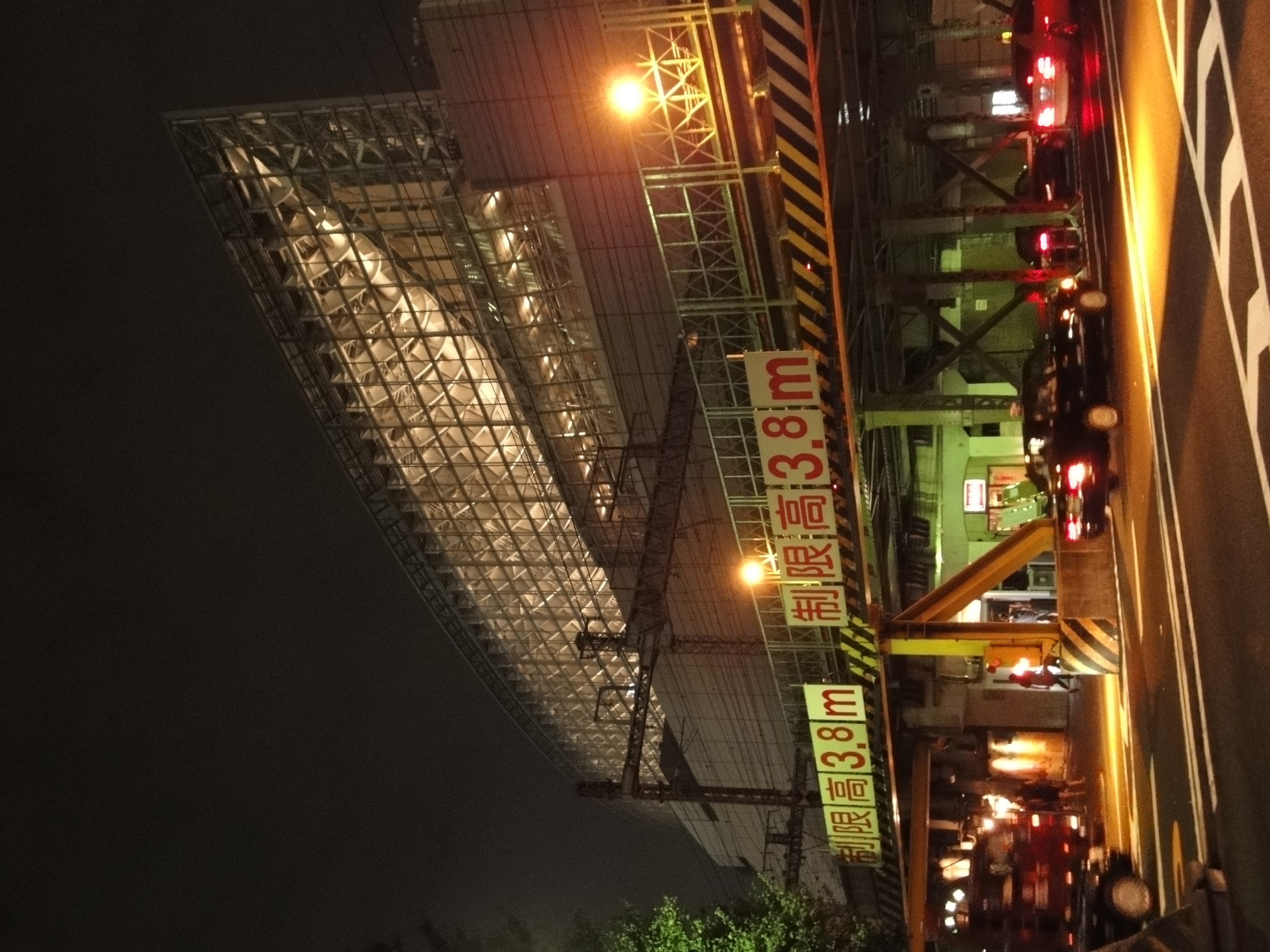 <b>人物ブレ軽減<br>DSC-WX1 / 3,648×2,736 / 1/40秒 / F3.2 / 0EV / ISO3200 / WB:太陽光 / 6.8mm（39mm相当）</b>