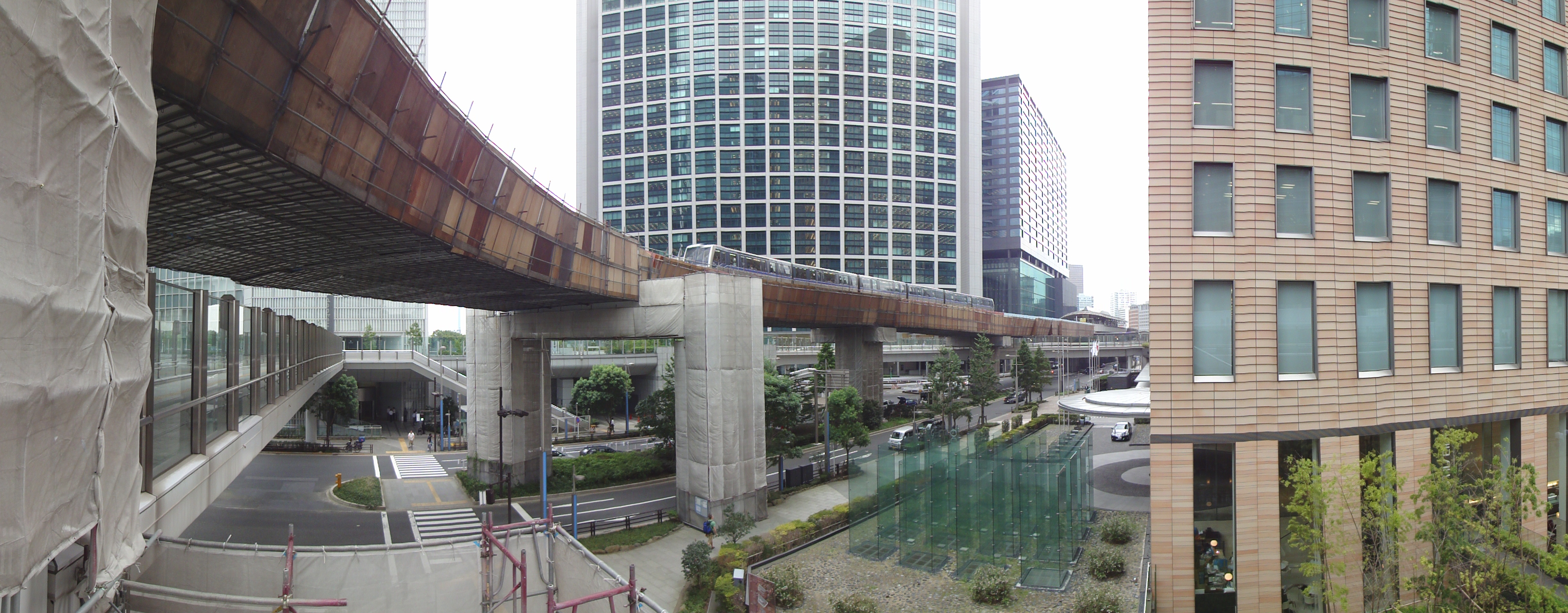 <b>DSC-WX1 / 4,912×1,920 / 1/250秒 / F2.4 / 0EV / ISO160 / WB:オート / 4.2mm（24mm相当）</b>