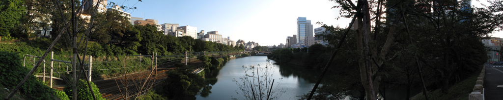 <STRONG>完成したパノラマ写真（横1,024ピクセルにリサイズしています）</STRONG>