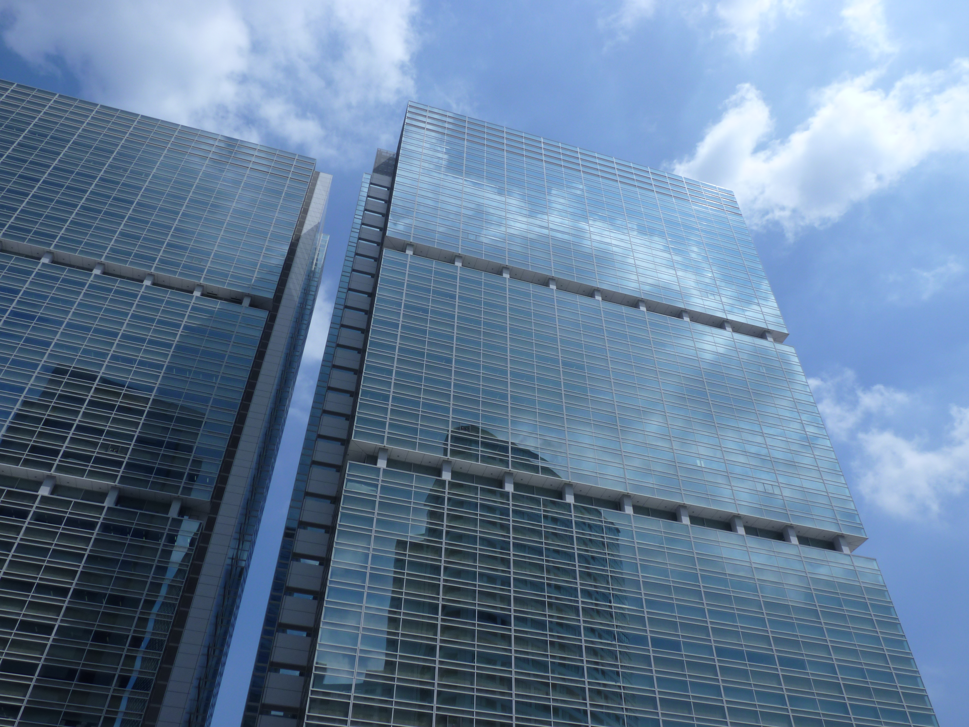 <b>青を強調<br>DMC-FZ38 / 約5.8MB / 4,000×3,000 / 1/400秒 / F6.3 / 0EV / ISO80 / WB:オート / 4.8mm</b>