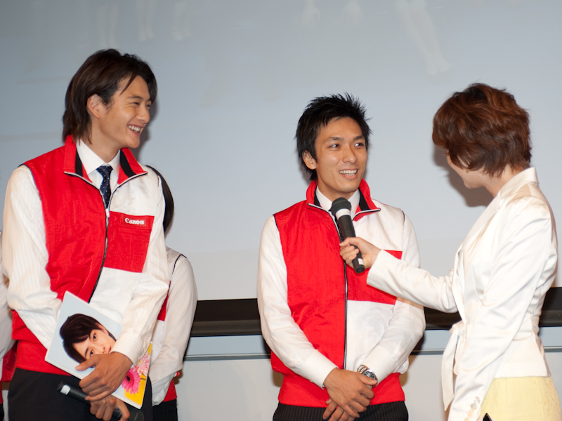 <b>CMには、100名近くのキヤノンマーケティングジャパンの社員がエキストラ出演したという</b>