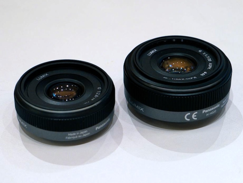 <b>左は開発発表の14mm F2.8。右がLUMIX G 20mm F1.7 ASPH.</b>
