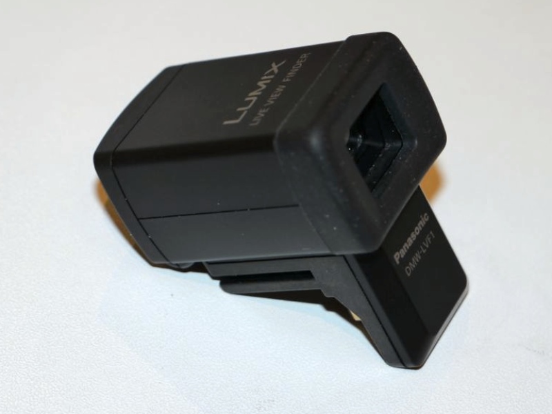 <b>外付けEVFのDMW-LVF1</b>