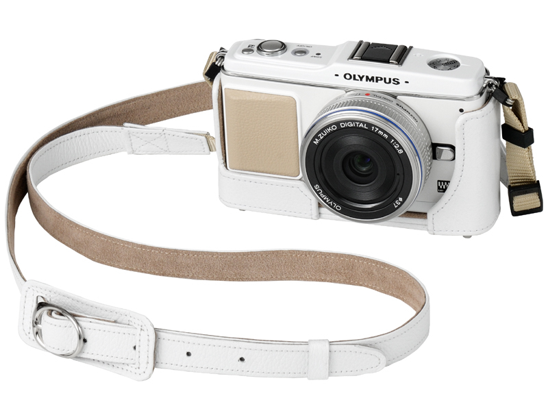 <b>CS-10B WTとCSS-S109LL WTを装着したE-P1</b>