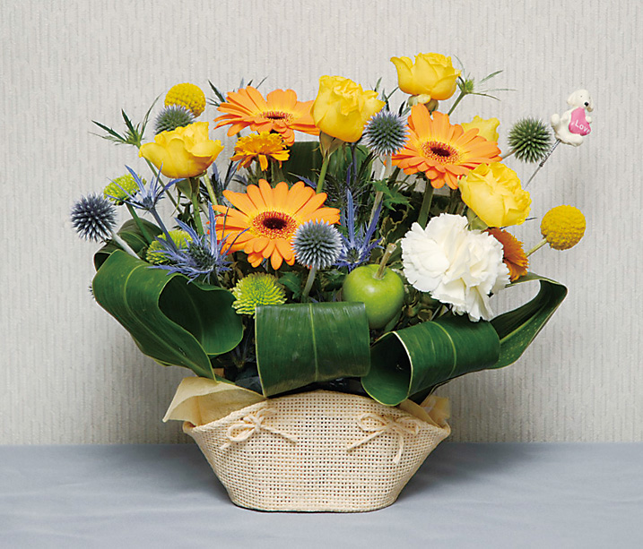 <b>ランベンシーフラッシュディフューザーを装着しない状態（左）と、装着した状態の例（エツミ提供）</b>