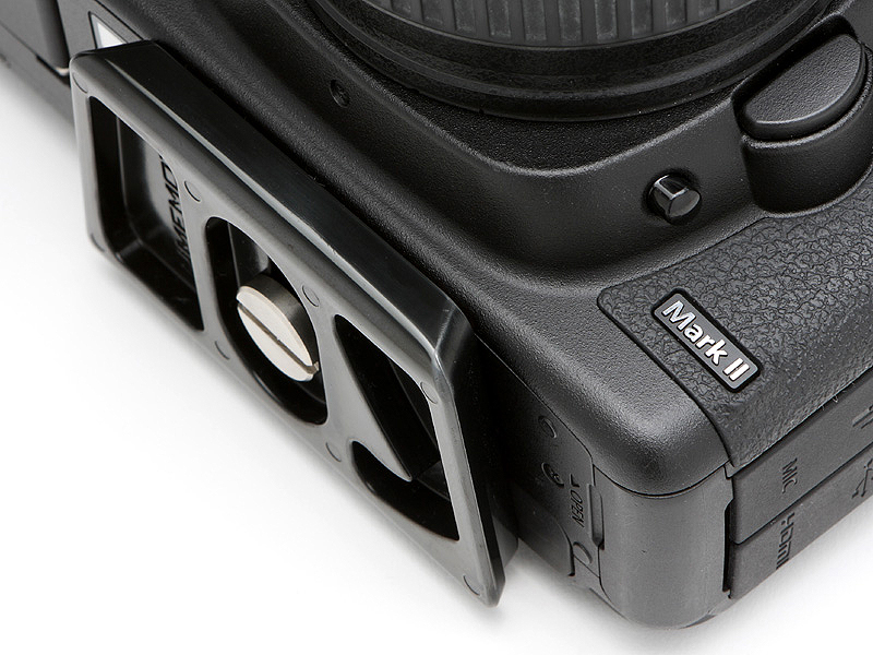 <STRONG>なお、SG-80の耐荷重は6kg。快適に撮影できる範囲は5kg以下となっている。</STRONG>