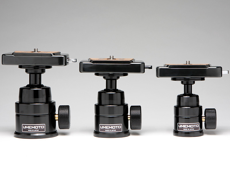 <STRONG>左からクイックシューSG-80を装着したSL-60AZD、SL-50AZD、SL-40AZD。焦点距離200mm程度のレンズまでしか使用しないなら、中間の大きさに位置するSL-50AZDが使いやすい</STRONG>