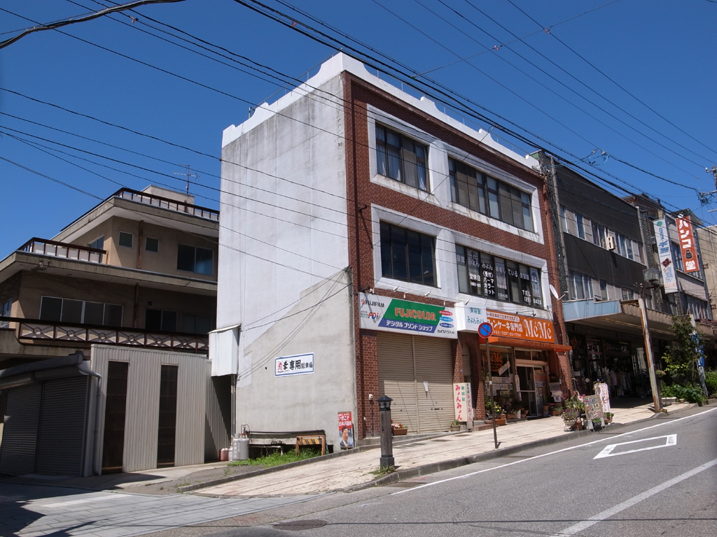 <b>建物全体も、ステキなデザインだ</b>