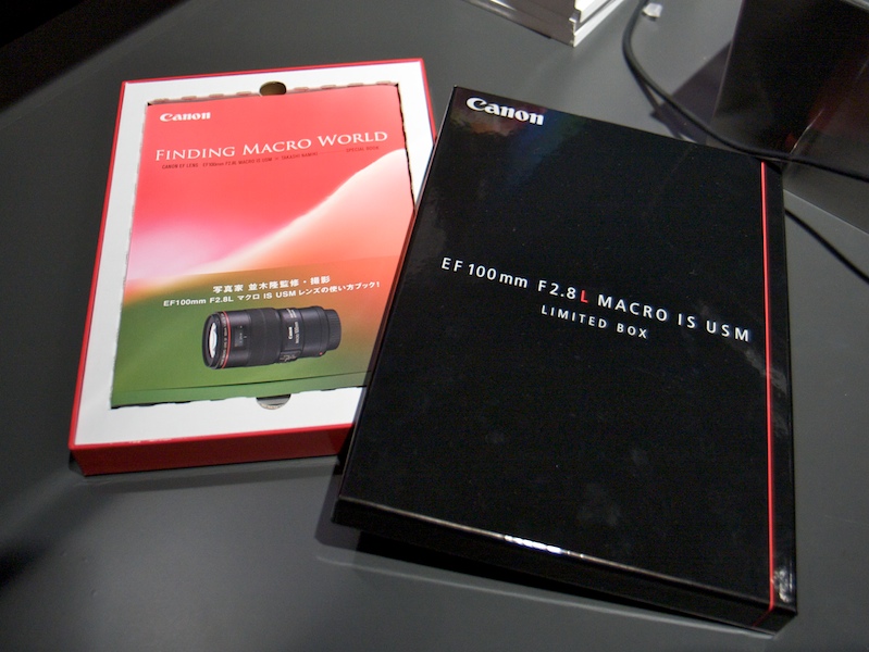 <b>EF 100mm F2.8 L Macro USMを購入するともらえる並木隆氏撮り下ろしプリントがついた「LIMITED BOX」</b>