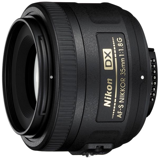 <b>APS-C専用設計のAF-S DX NIKKOR 35mm F1.8 G</b>