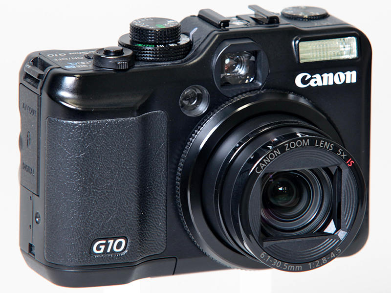 <b>約1年間使用したPowerShot G10。大きいと感じながらも、毎日ポーチに入れて持ち歩いていた</b>
