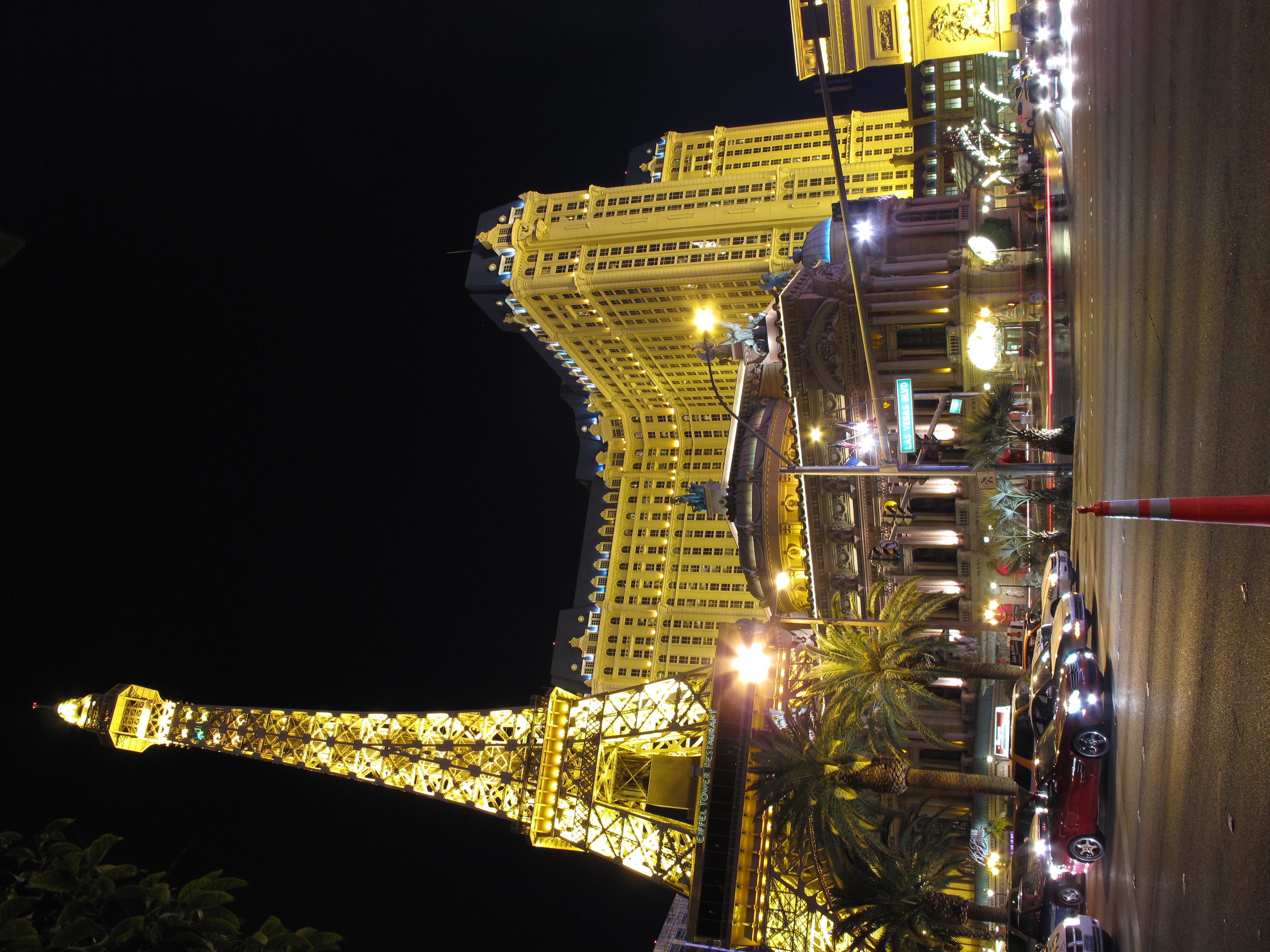 <b>3,312×4,416 / 1秒 / F4 / 0EV / ISO80 / マニュアル露出 / WB:オート / 6mm</b>