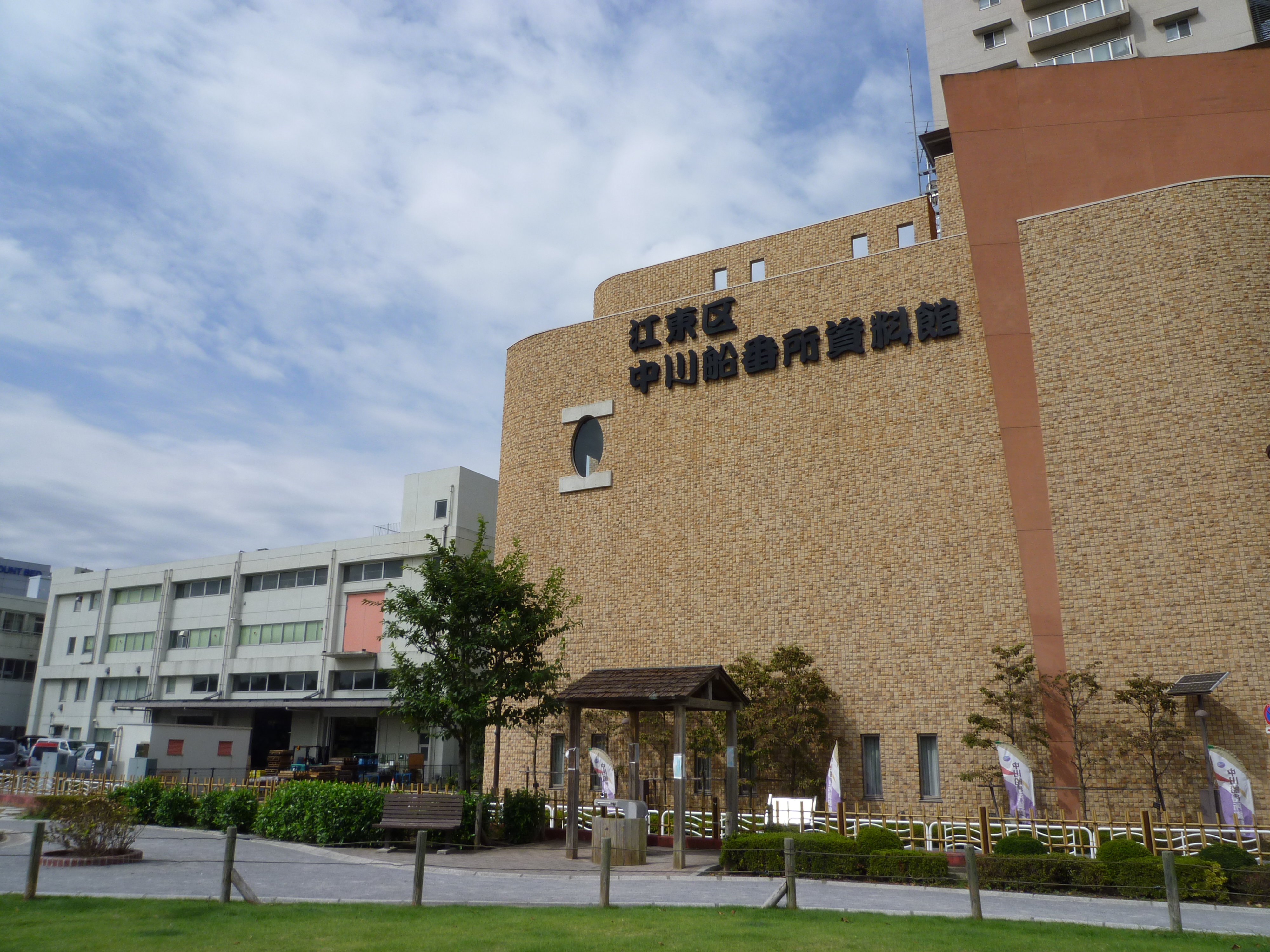 <STRONG>広角端<BR>DMC-FX60 / 約6.4MB / 4,000×3,000 / 1/500秒 / F5.6 / 0EV / ISO80 / WB:晴天 / 4.5mm</STRONG>