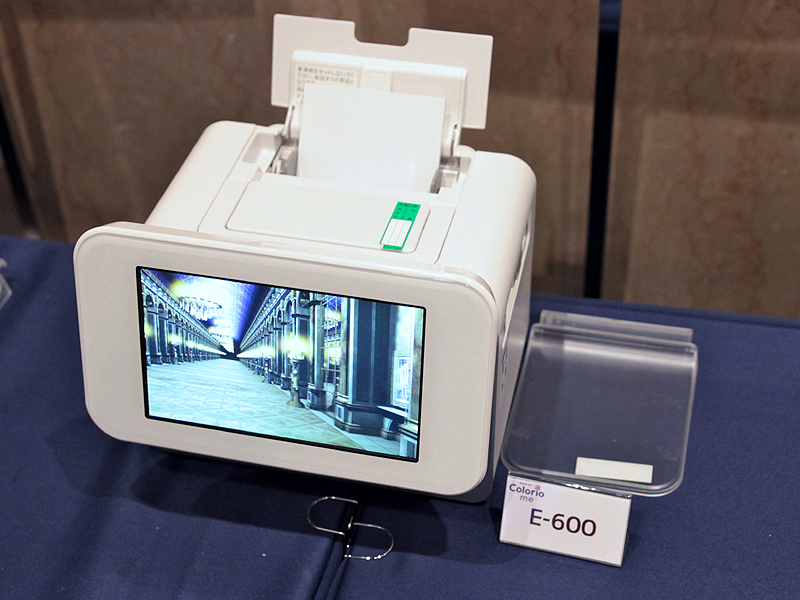 <STRONG>キーボードを省略した「E-500」</STRONG>