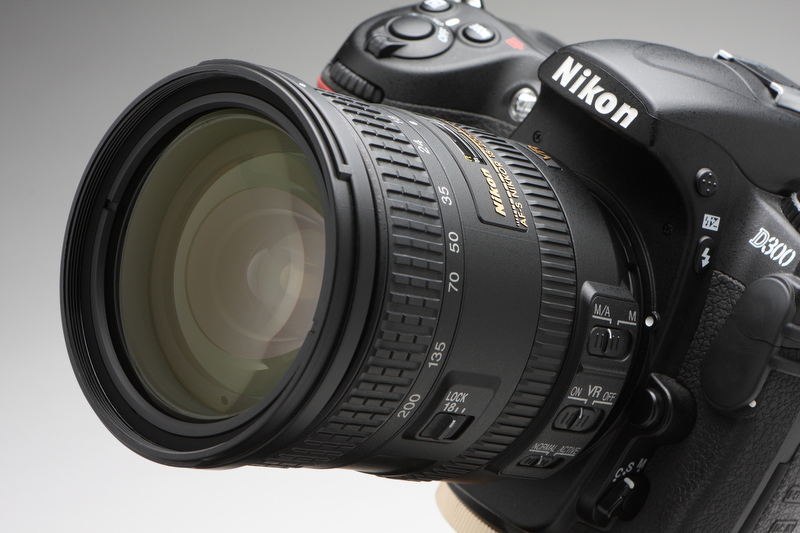 <b>D300に装着。価格は11万250円</b>