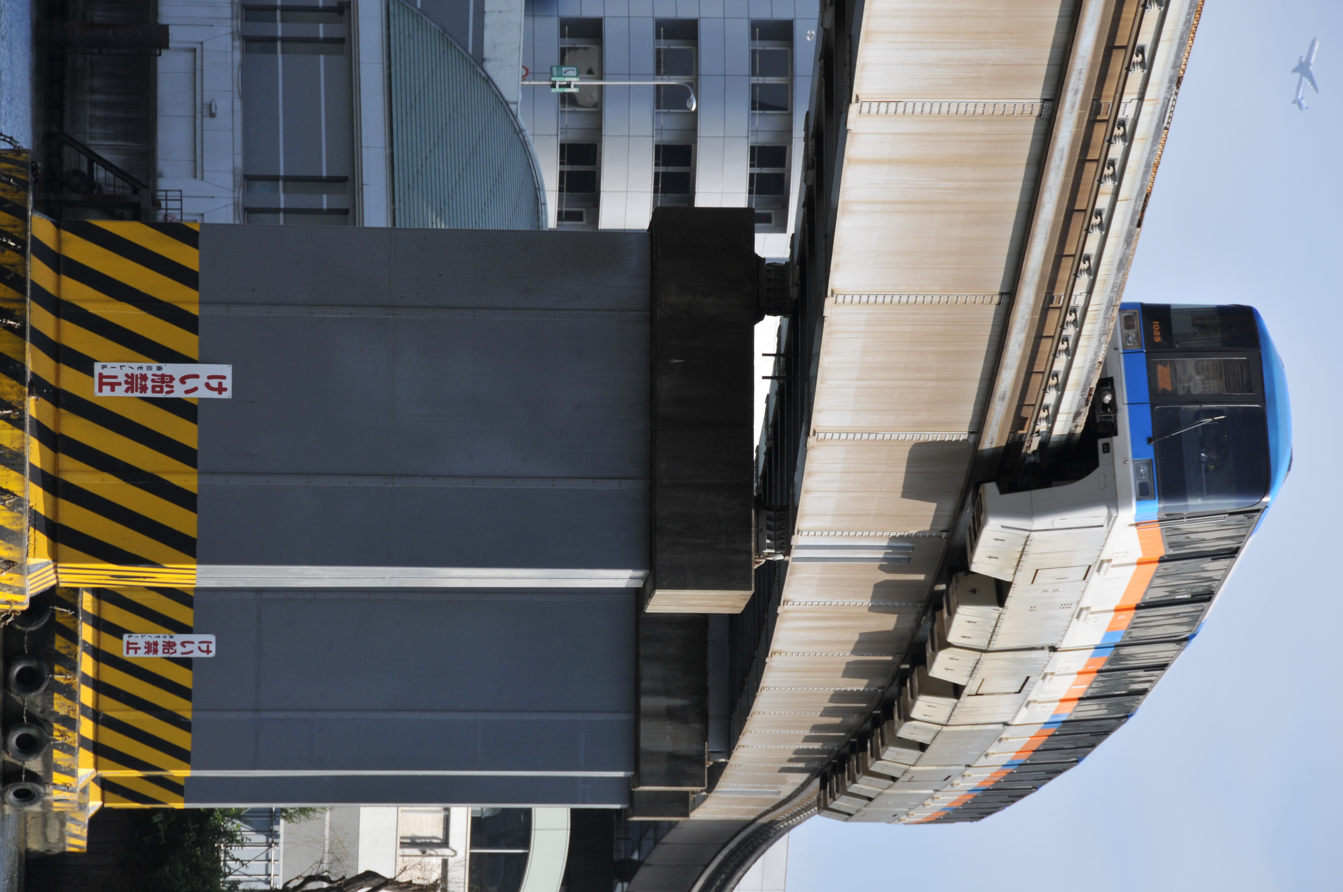 <b>D300 / AF-S DX NIKKOR 18-200mm F3.5-5.6 G ED VR II / 約4.4MB / 2,848×4,288 / 1/320秒 / F9 / -0.7EV / ISO200 / WB:晴天 / 150mm</b>