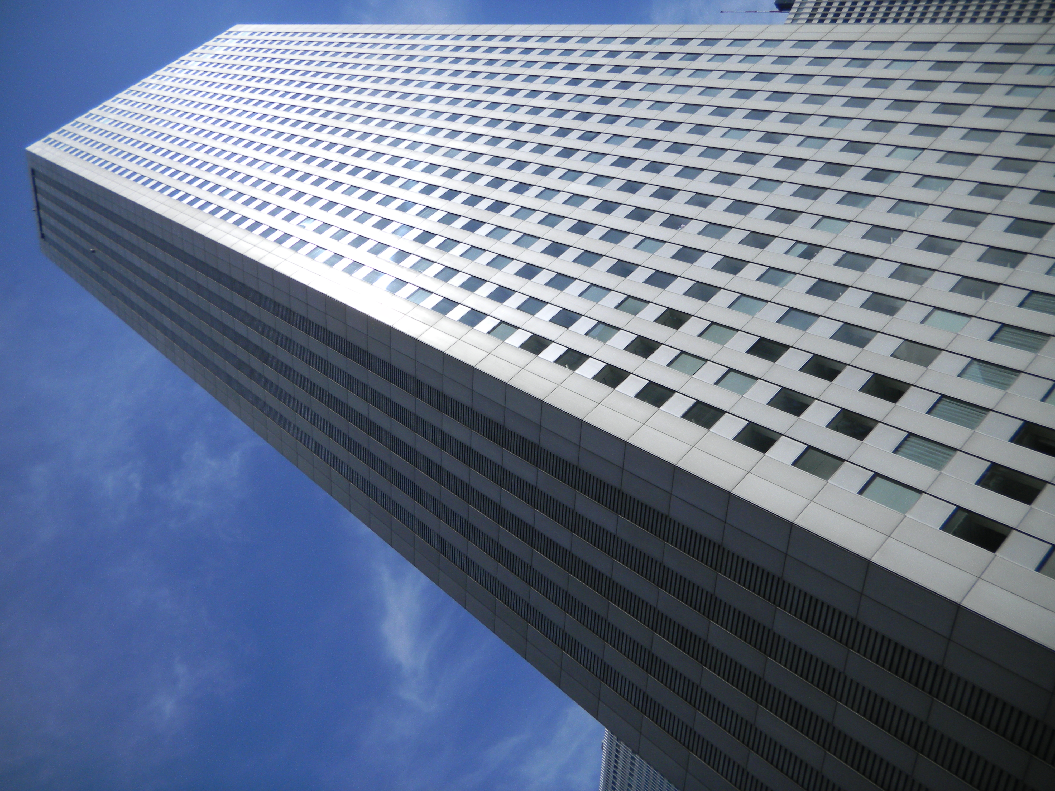 <b>広角端<br>4,000×3,000 / 1/410秒 / F7.9 / 0EV / ISO80 / WB:晴天 / 5mm（28mm相当）</b>