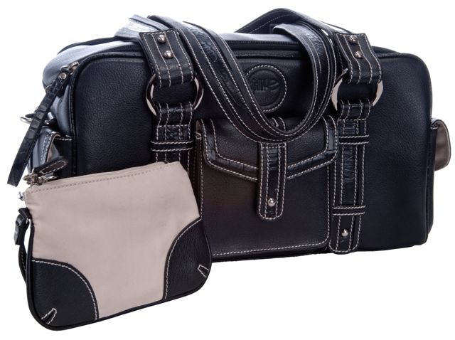 <b>スモールポーチが付属する</b>