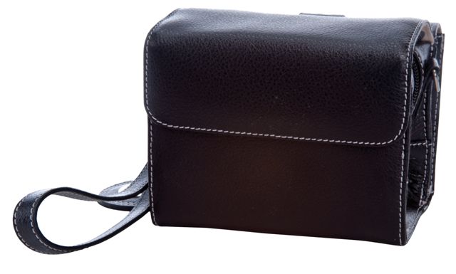 <b>コンパクト ビデオバッグ ブラック（左）と同レッド（右）</b>