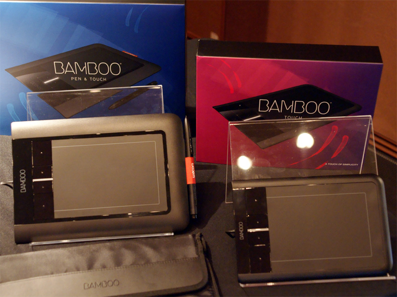 <b>Bamboo（左）とBamboo Touch（右）。Bambooにはキャリングケースが付属する</b>