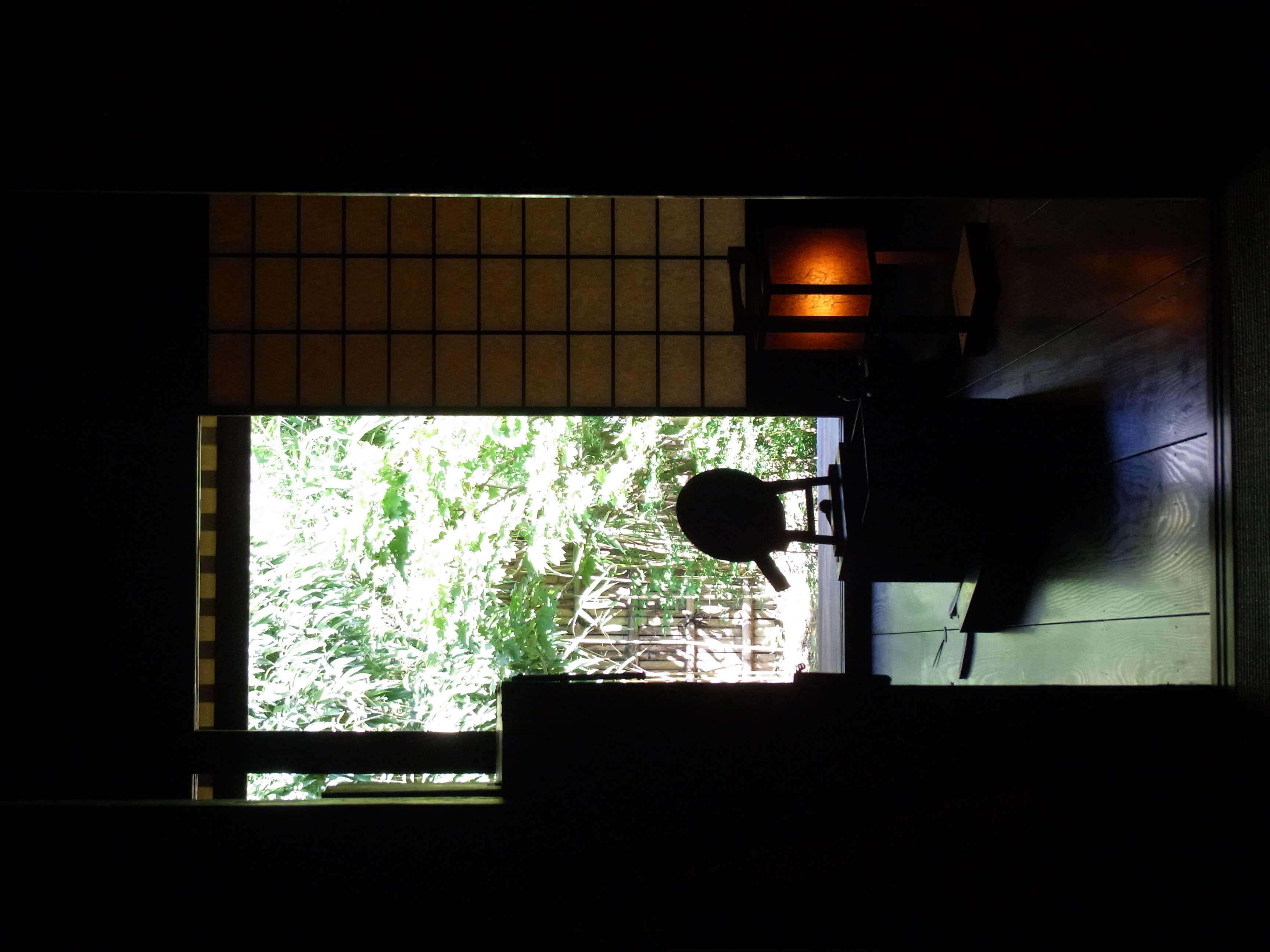 <b>オフ<br>2,592×3,456 / 1/64秒 / F4.5 / 0EV / ISO200 / プログラムAE / WB:オート / 12.2mm</b>