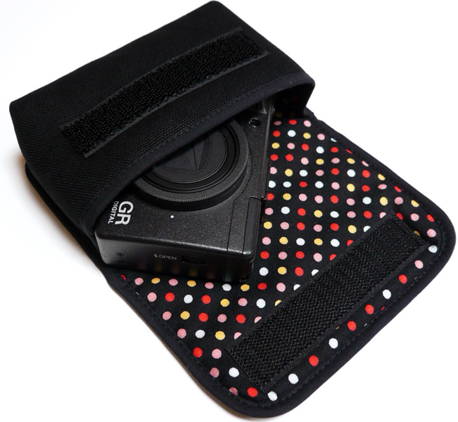 <b>ブラック・カラフルドット（GR3-005）</b>