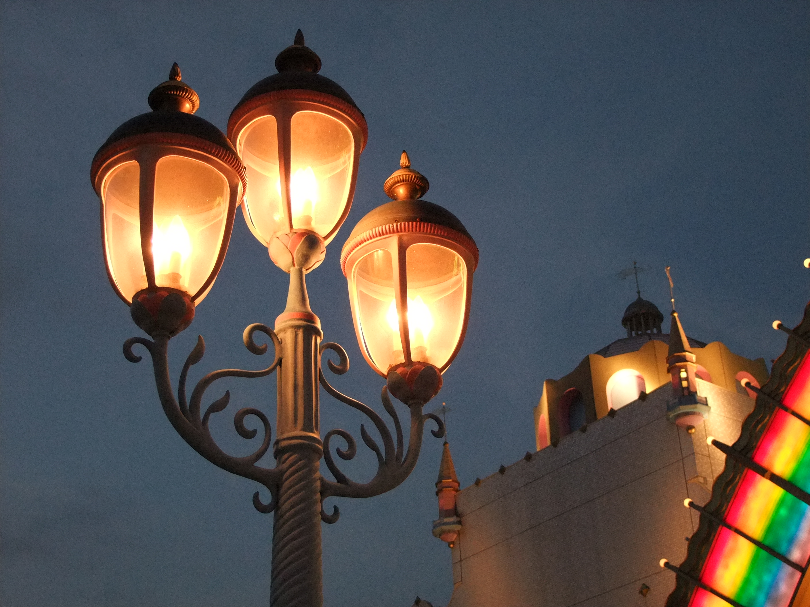 <b>ストロボ非発光<br>FinePix S200EXR / 約2.5MB / 2,816×2,112 / 1/60秒 / F3.2 / 0EV / ISO800 / WB:オート / 12.8mm</b>