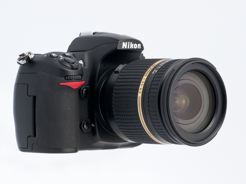 <b>D300に装着したところ</b>