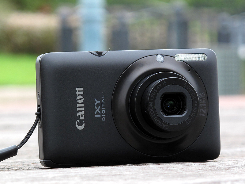 <b>IXY DIGITAL 220 IS</b>