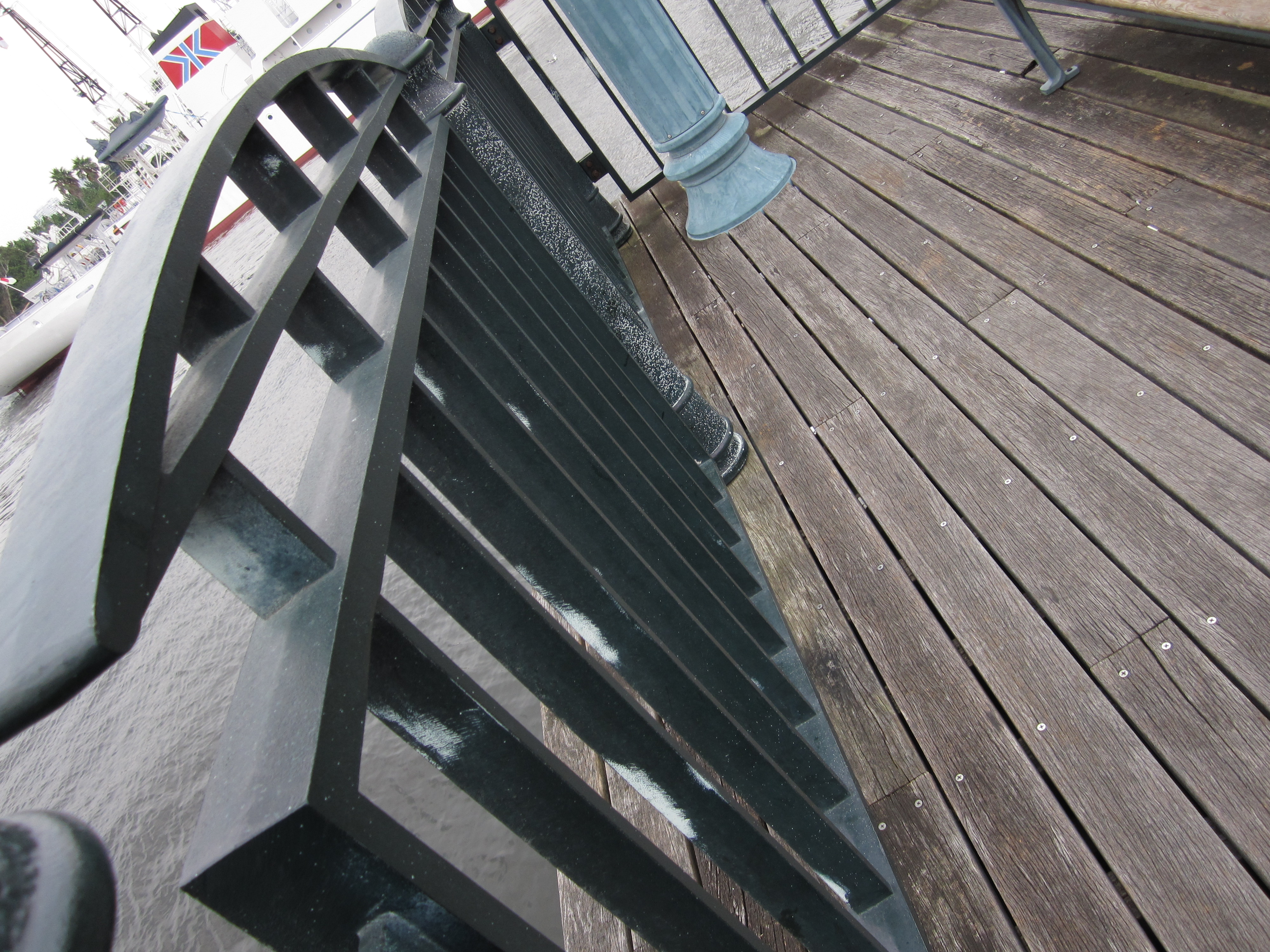 <b>IXY DIGITAL 220 IS / 4,000×3,000 / 1/125秒 / F2.8 / -0.7EV / ISO80 / プログラムAE / WB:オート / 5mm</b>